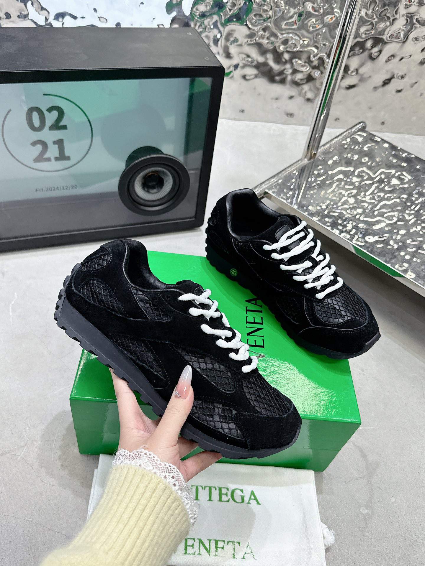 b0tte*a Ven*ta orbit sneaker