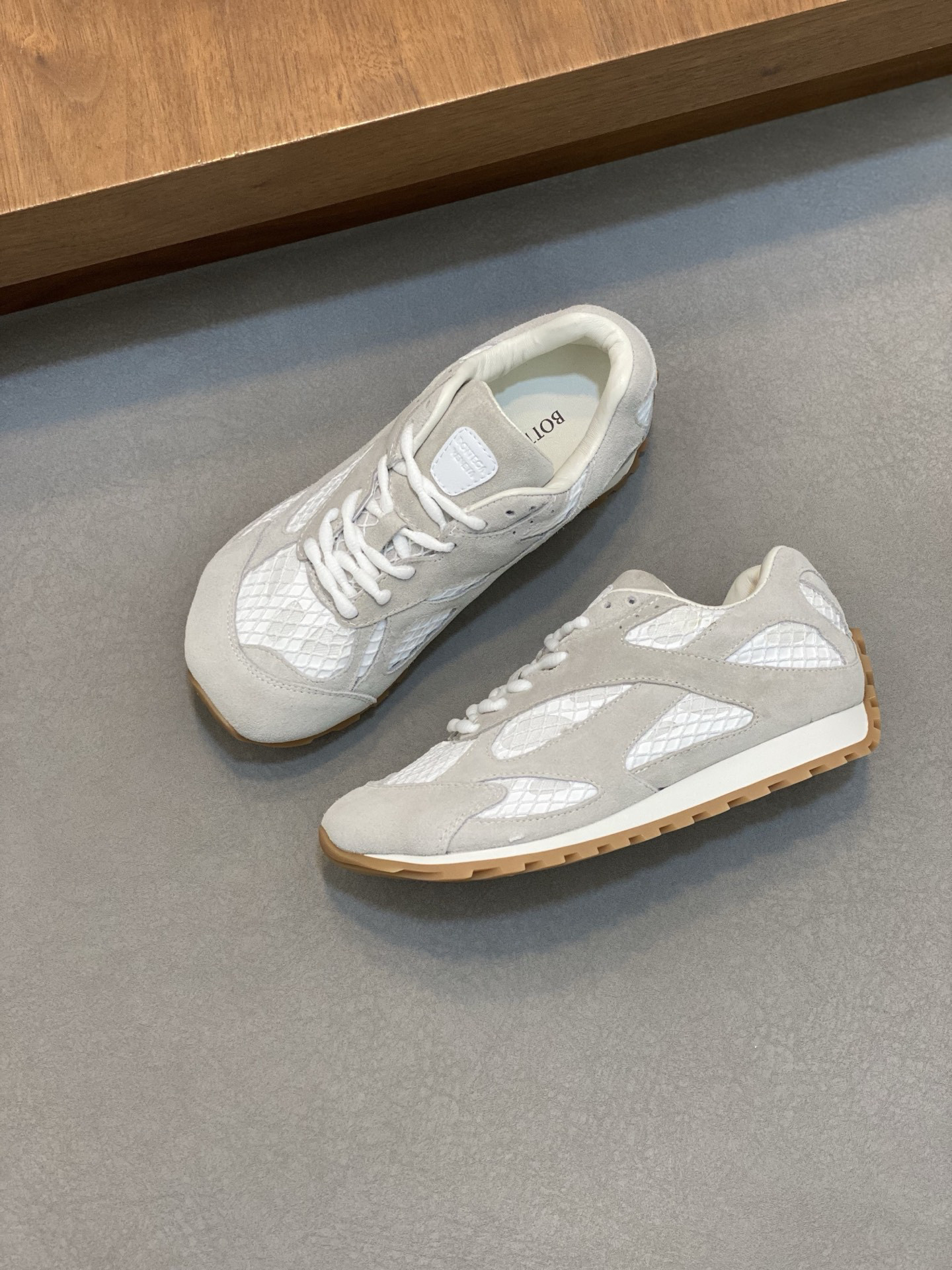 b0tte*a Ven*ta orbit sneaker