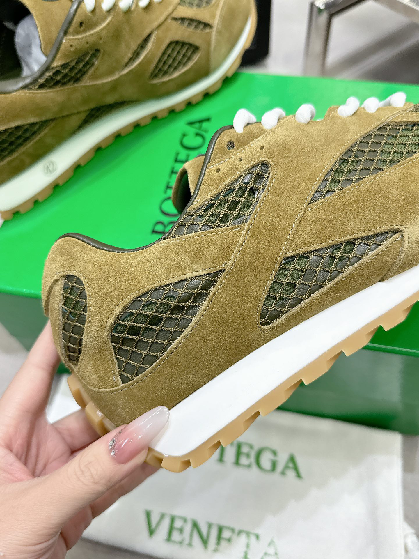 b0tte*a Ven*ta orbit sneaker