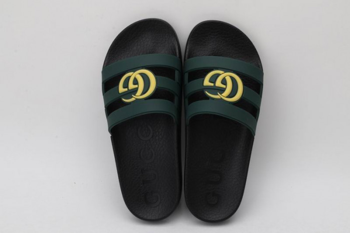 G*u*i slippers