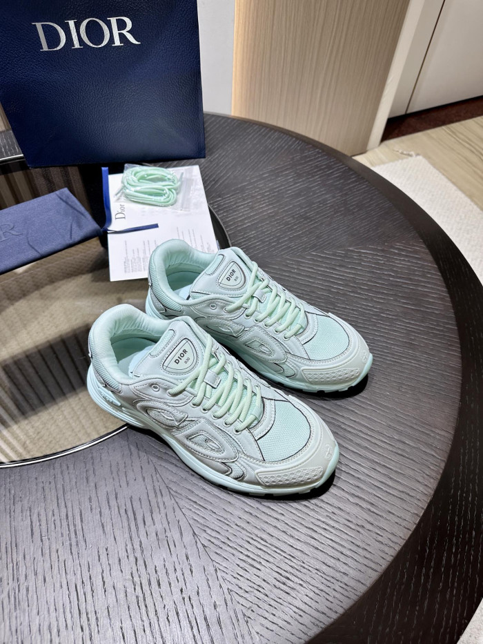 DR B30 Sneakers