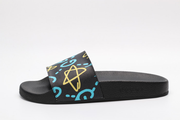 G*u*i slippers