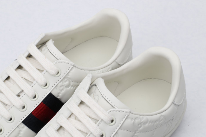 G*u*i low-top sneaker