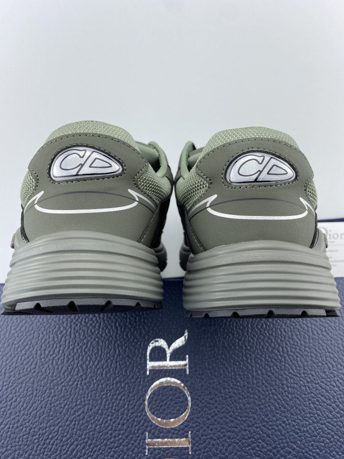 DR B30 Sneakers