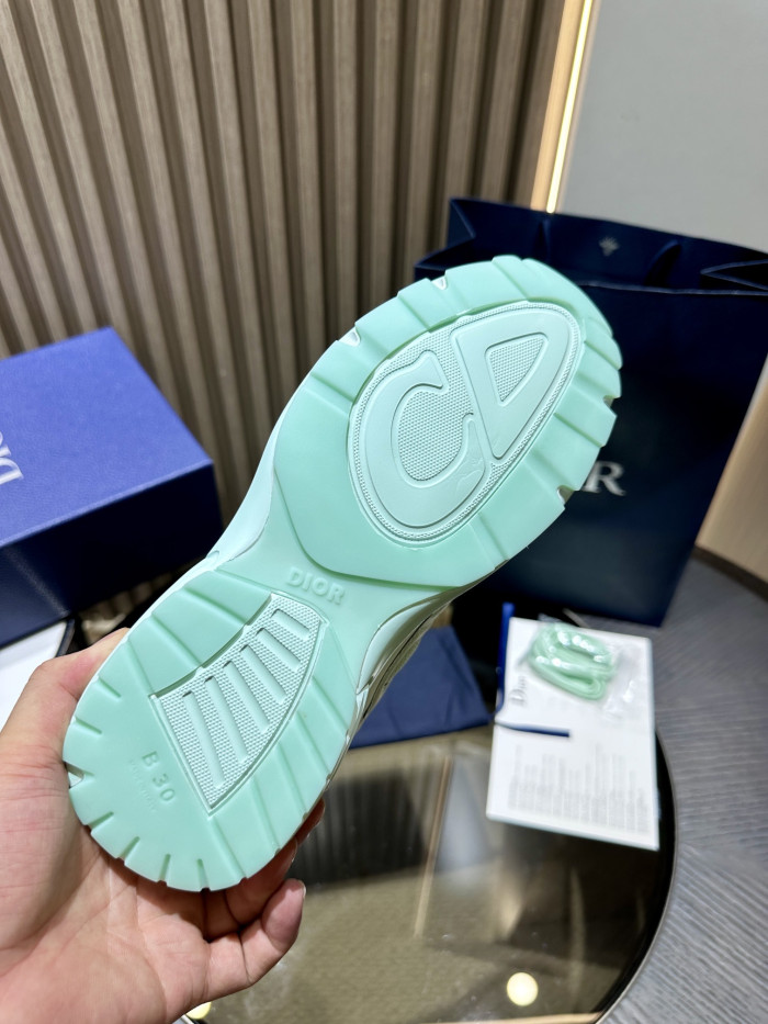 DR B30 Sneakers